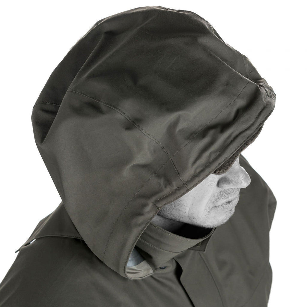 Hood/Harness® system adjusts for a perfect fit, providing unrestricted vision.